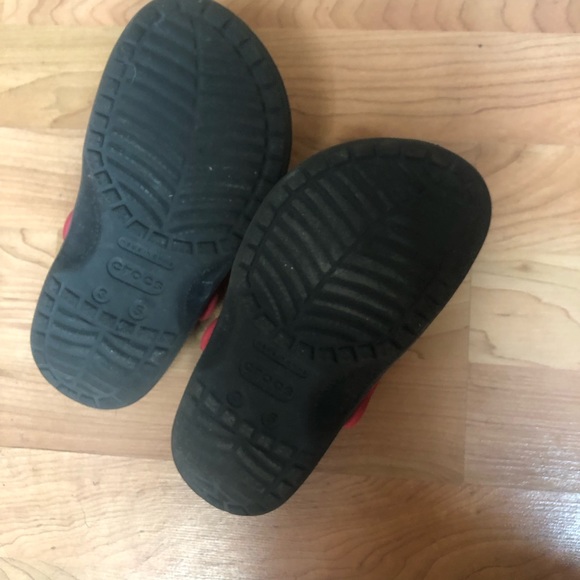 NIKE & CROCS - Picture 2 of 8